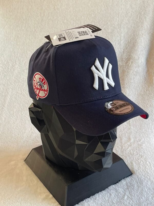 New era cerradas bordadas con elástico
