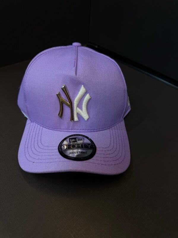 NY logo chapita y bordado