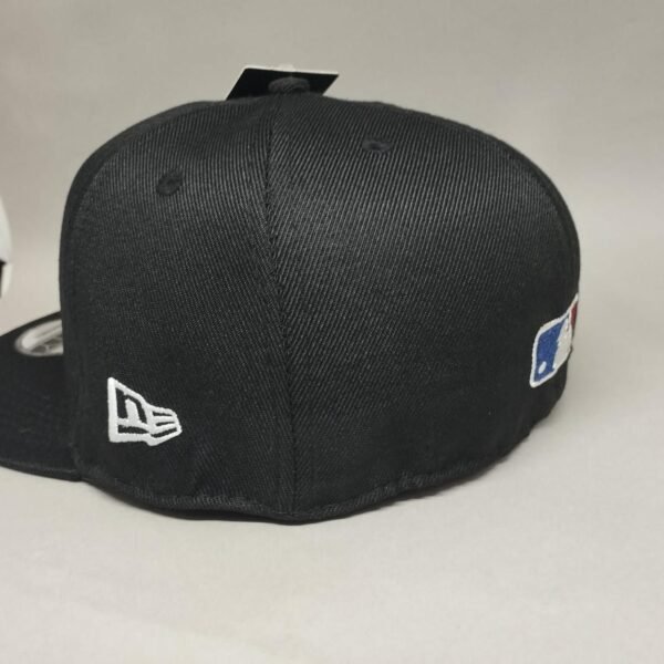 New Era Cerradas con elástico - Image 3