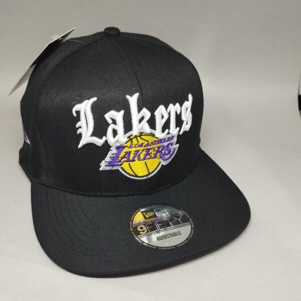 New Era Cerradas con elástico