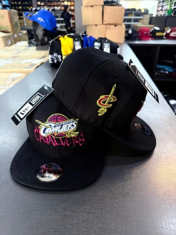 New Era Cerradas con elástico