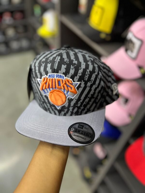 New Era planas con abrojo