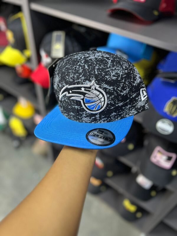 New Era planas con abrojo