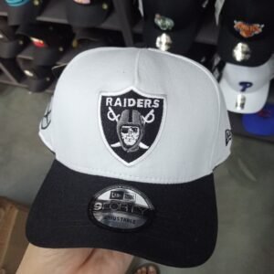 NY Cerradas con Elástico y Visera Curva